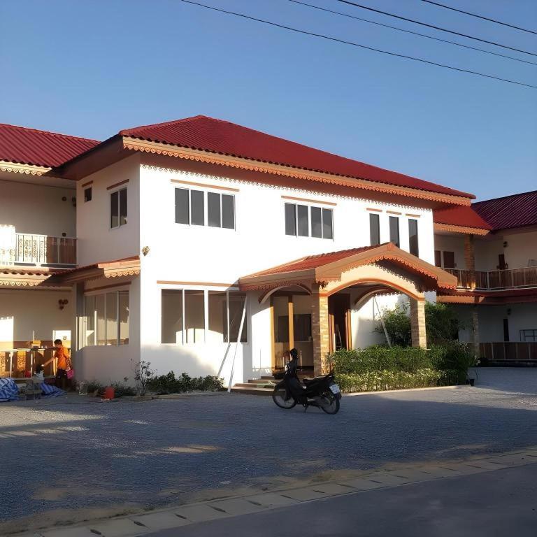 The Aam Resort Бангсаре Экстерьер фото